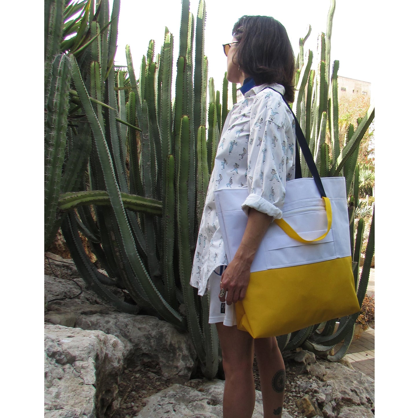 Cube Enlarged Shopper White-Yellow - Uriel Studio